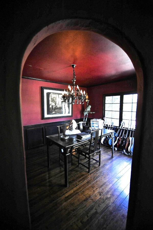 Habitación en casa particular Famous Director's 1926 Dark Arts Castle Of Oddities